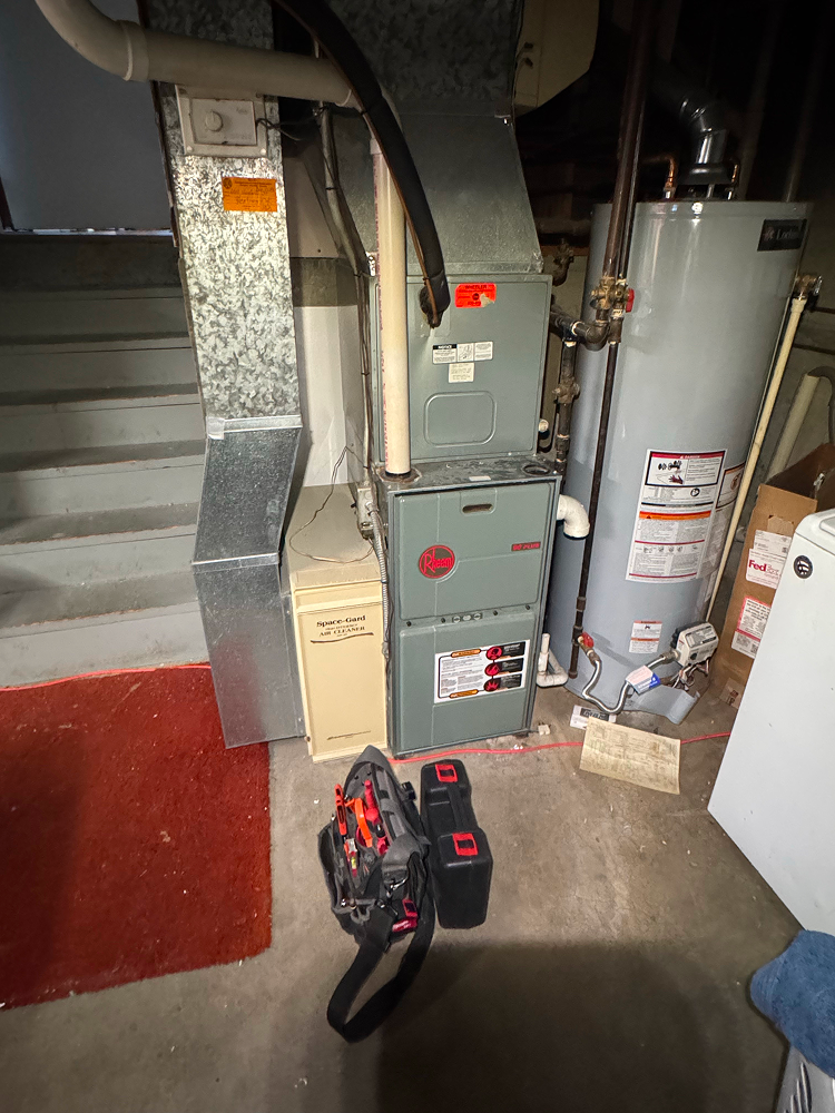 📍 Grove City — Sealed gas leak on Rheem manifold and tested safe combustion levels.