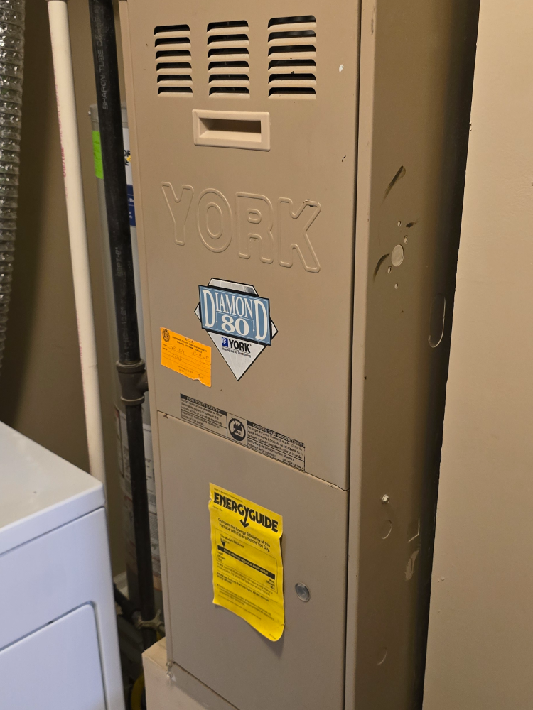 📍 Groveport — Installed new York blower motor and restored proper airflow balance.