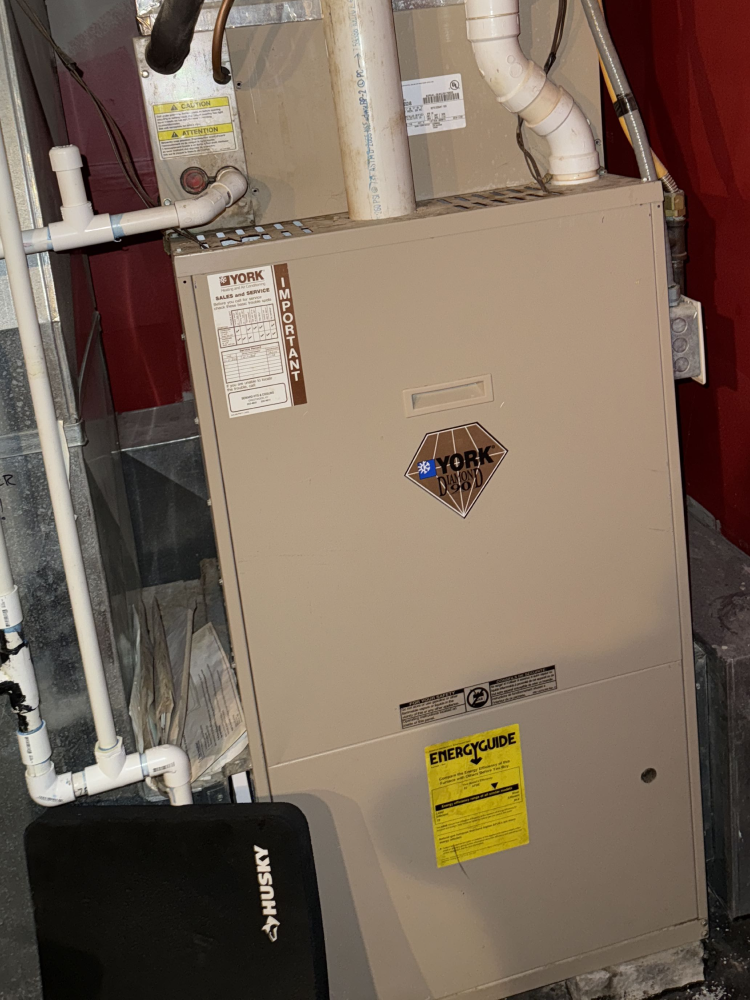 📍 Lyndon — Diagnosed York control board fault; completed same-day replacement.